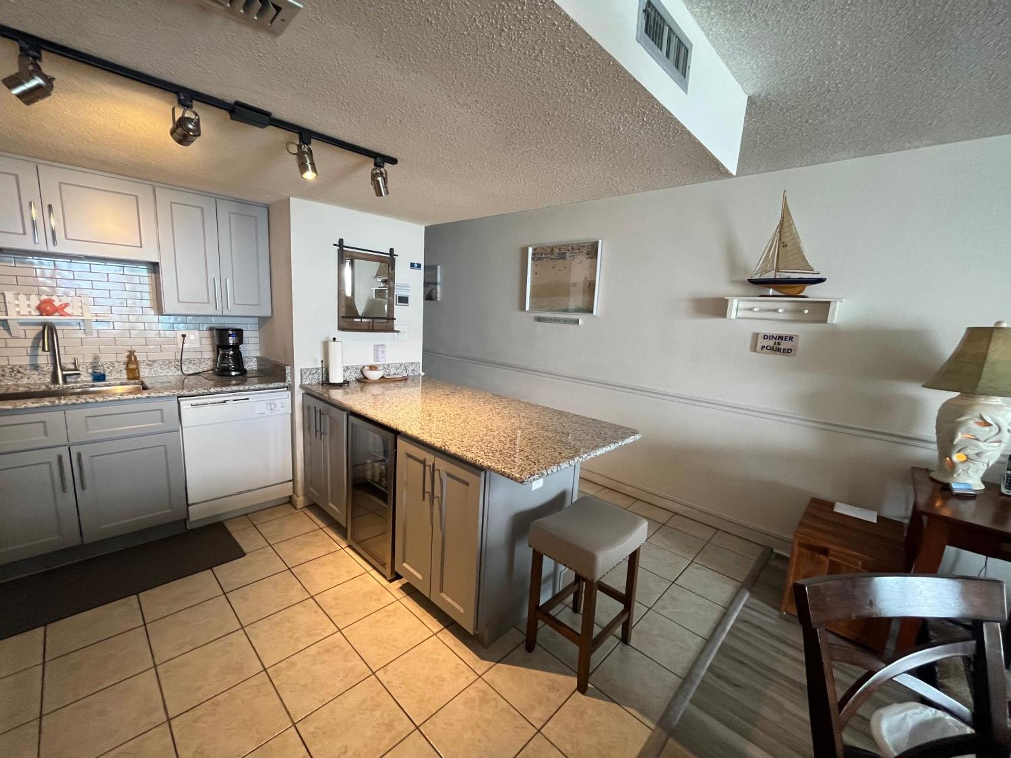 Hotel 405 Waters Edge Garden City Esterno foto