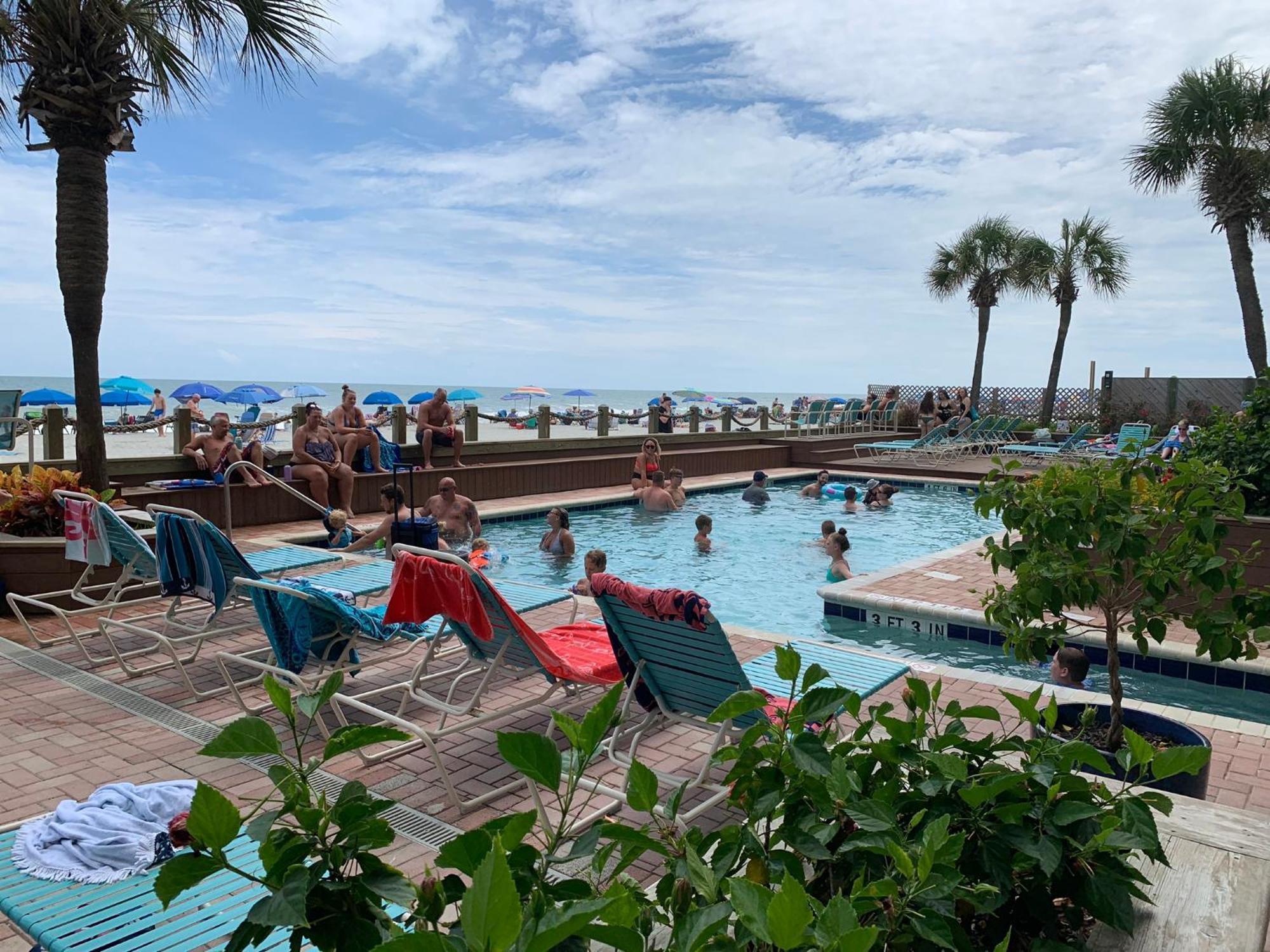 Hotel 405 Waters Edge Garden City Esterno foto